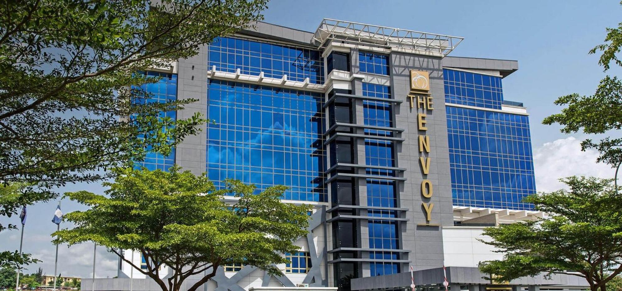 Room In Lodge - The Envoy Hotel And Suites Abuja Kültér fotó